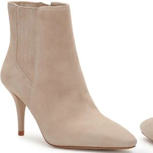Vince Camuto Ambind Bootie 8 1/2. NEW WITHOUT BOX!!!